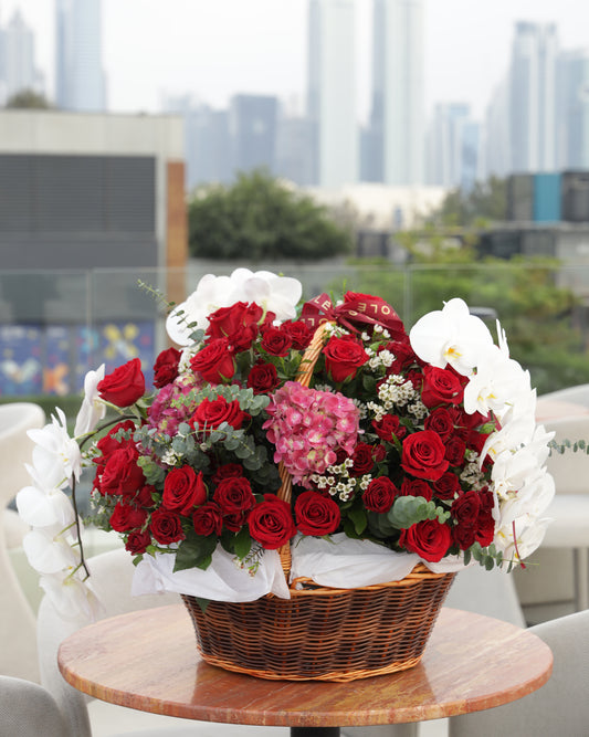 Grand Red Basket